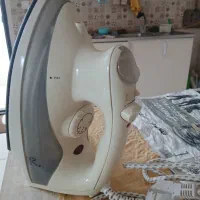 اطو بخار سالم  با بخار دهی فراوان در حد نو