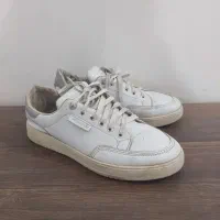 کتونی سایز ۴۰