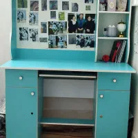 میز تحریرو کتابخانه