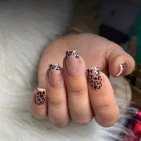 تخفیف ویژه خدمات ناخن/ همراه باپاکسازی دست را.یگان