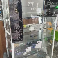 ویترین شیشه ای