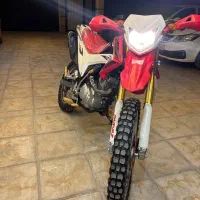 تریلgyپرواز200