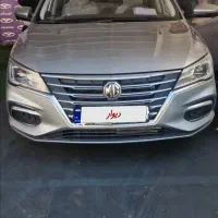 خودروی ام جی ۵