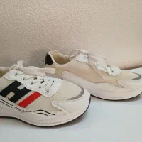 دوعدد کفش اسپرت خارجی|کیف، کفش، کمربند|شاهینشهر, عطار|دیوار