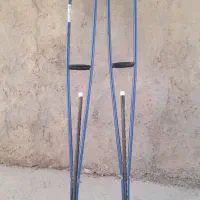 فروش یک جفت عصای زیر بغل آلومینیومی