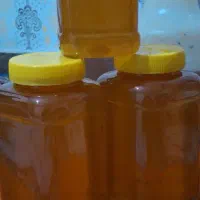 عسل بی نظیر خوش طعم با موم هم. هست کیلو 950