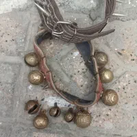 زنگوله یا قورچه برنجی قدیمی باقلاده . چراغ قوه