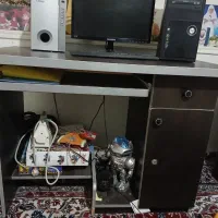 کامپیوتر ومیز