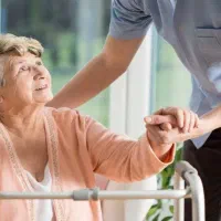 نیازمند پرستار سالمند خانم