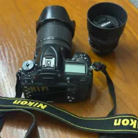 دوربین نیکون D7200 تمیز همراه با لنز فیکس ۵۰