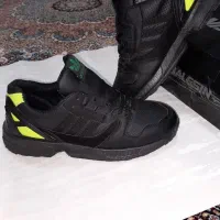 نو وآکبند همراه جعبه