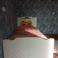 تخت یک نفره در حد نو