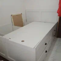 تخت دونفره جادار