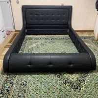 تخت چرمی و ۲ عدد پاختی|تخت و سرویس خواب|تهران, شهرک فرهنگیان|دیوار