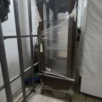 ویترین در حد استفاده نشده بعلت نداشتن جا
