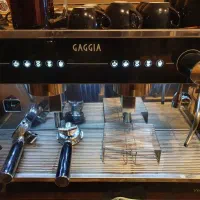 قهوه ساز صنعتی گاگیا لمسی و اسنک ساز صنعتی