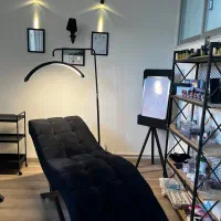 اجاره لاین و اتاق سالن زیبایی|اجارهٔ کوتاه‌مدت دفتر کار و فضای آموزشی|مشهد, دانشجو|دیوار