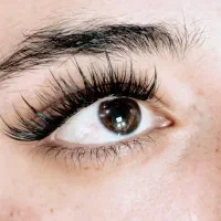 خدمات کاشت ناخن وکاشت مژه و بافت مو