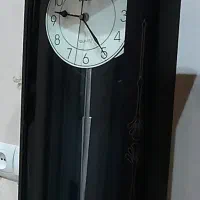 ساعت دیواری زیبا و سالم