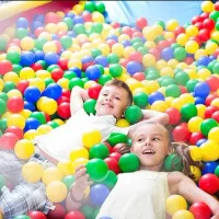 استخدام مربی در مجموعه بازی کودک