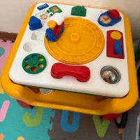 میز بازی چیکو راکر و تعدادی اسباب بازی