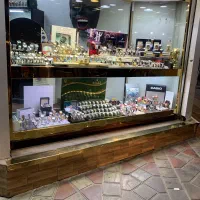 ۲ عدد ویترین فوق العاده تمیز