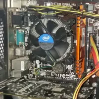 تعدادی مادربرد و رم کامپیوتر خراب موجوده