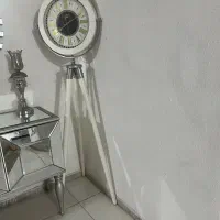 ساعت ایستاده