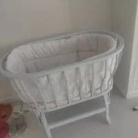 تخت پارک کنار مادر