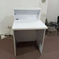 میز تحریر یا کانتر یا کامپیوتر زیبا