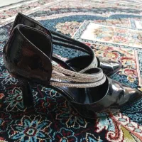 کفش پاشنه بلند تبریز و کفش کتونی لژدار