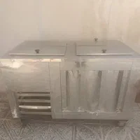 یخچال بستنی چهار در تمام استیل کار کرده تمیز.