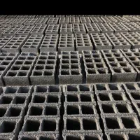 کارگر  جهت بلوک زنی