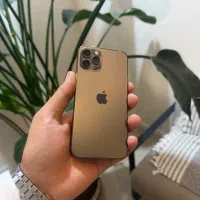 گوشی ایفون۱۲