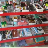 تعدادی ،قفسه ،میز کار فلزی ،ویترین شیشه ای