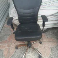 ۲عدد صندلی درحد نو