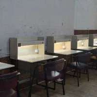 میز تحریر و کامپیوتر