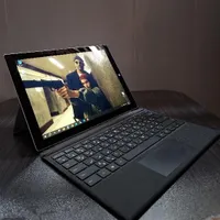 Surface ۳ i5 8gig سرفیس پرو ۳