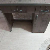 میز تحریر MDF و صندلی گردان اداری