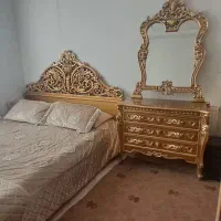 تخت دو نفره همراه میز آرایش