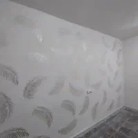 رنگ آمیزی ساختمان و اجرای طرح کاغذ دیواری با رنگ