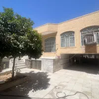ملک‌ویلایی/۲۴۰متری/بلوارصابریزدی/قیمت‌‌باورنکردنی/