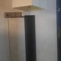 آباژور ایستاده