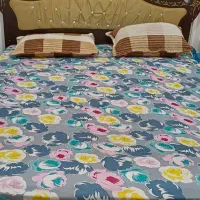 تخت خواب همراه دو عسلی