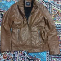 کت چرمی|لباس|خاش, |دیوار