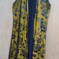 مقداری لباس|لباس|مسجد سلیمان, |دیوار