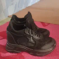 کفش اسپورت پاشنه مخفی