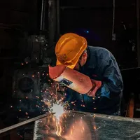 آهنگر یا جوشکار درب و پنجره ساز|استخدام صنعتی، فنی، مهندسی|ری, |دیوار