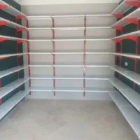 قفسه فلزی سفید پایه قرمز