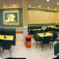 کارگر ساده و افراد اشنا به کار فست فود